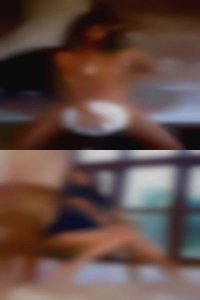 A female naked girls gamer (ideal.